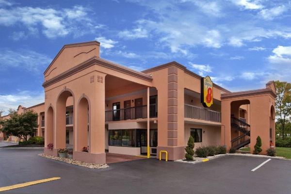 Super 8 by Wyndham Knoxville West/Farragut Main image