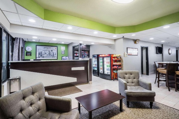 Super 8 by Wyndham Knoxville West/Farragut Main image